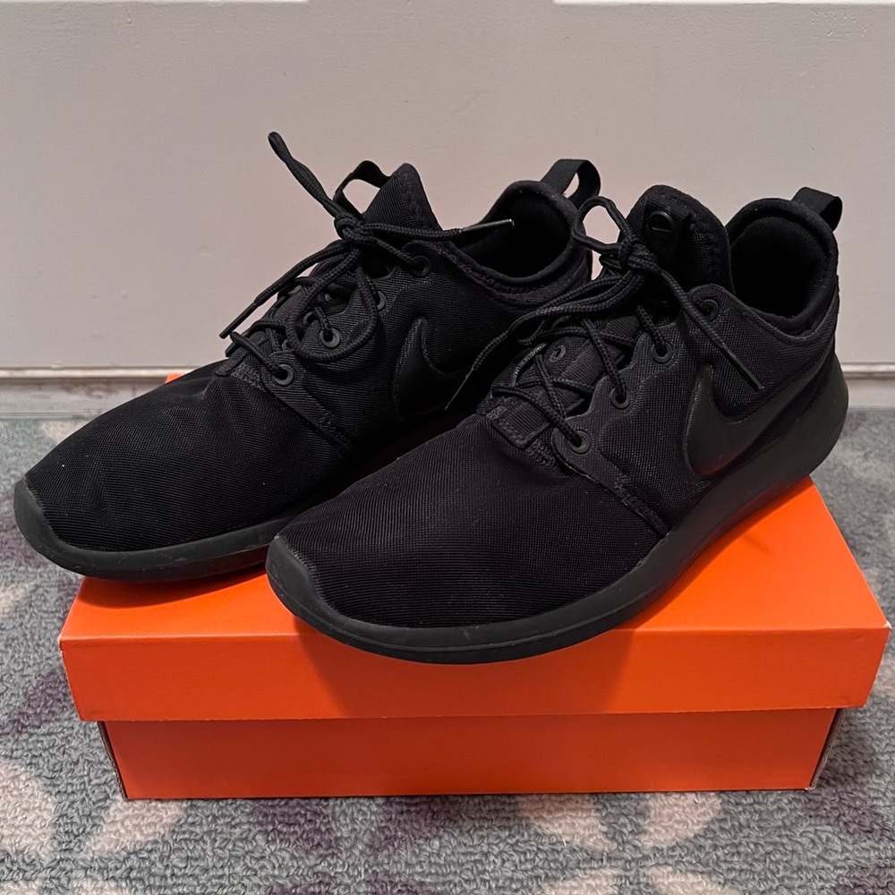 Nike Black Roshe One
